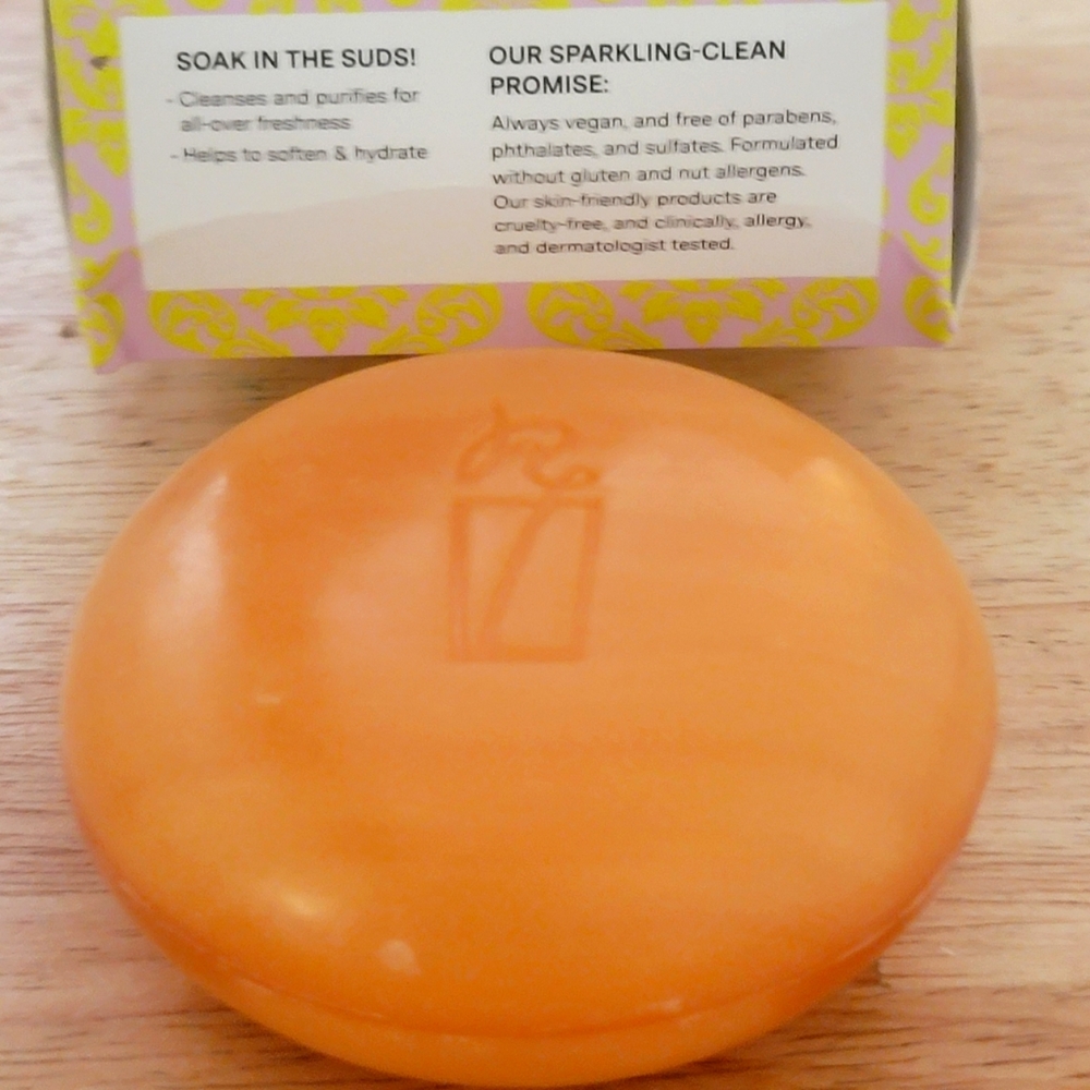 4/25 bundle item. REFRESHMENTS Body Bar in Citrus Spritz